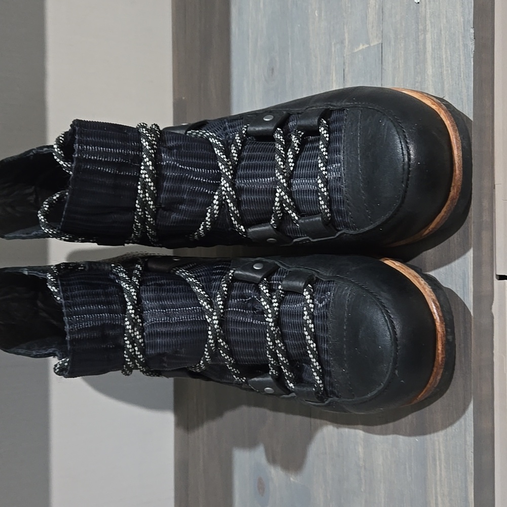 Sorel Sandy Wedge Boot in Black - Women's 8.5
